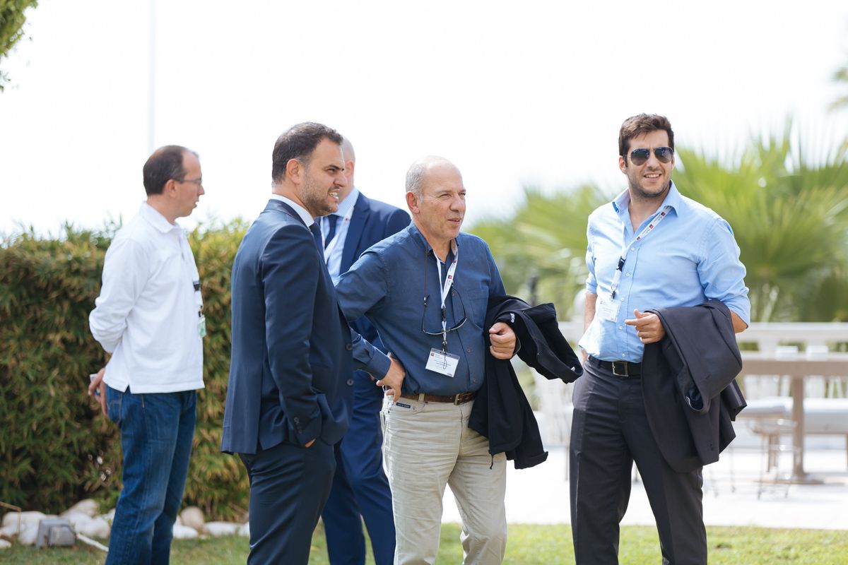 kalesmenoi ston khpo tou golf glyfadas