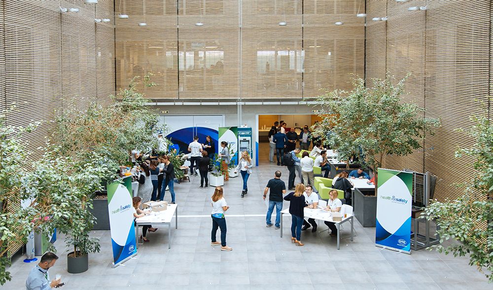 hmiypaithrios xwros sta kentrika grafeia tou omilou ote-cosmote