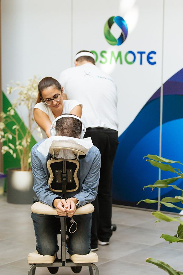 ekproswpoi thw workwe prosferoun yphresies massage se ergazomenous tou ote-cosmote