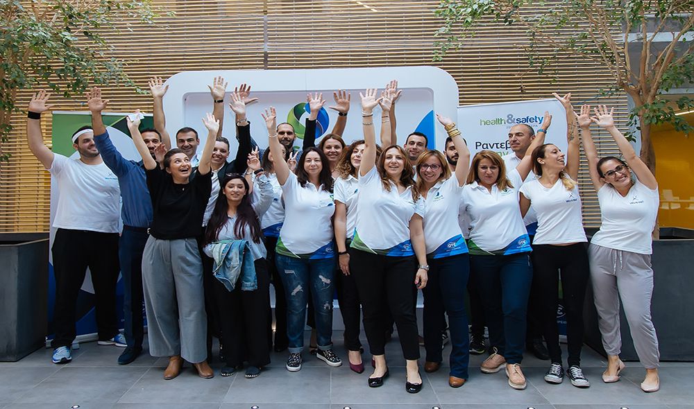 omadikh photographia sto telos tou event etairikhw euthynhs tou omilou ote-cosmote