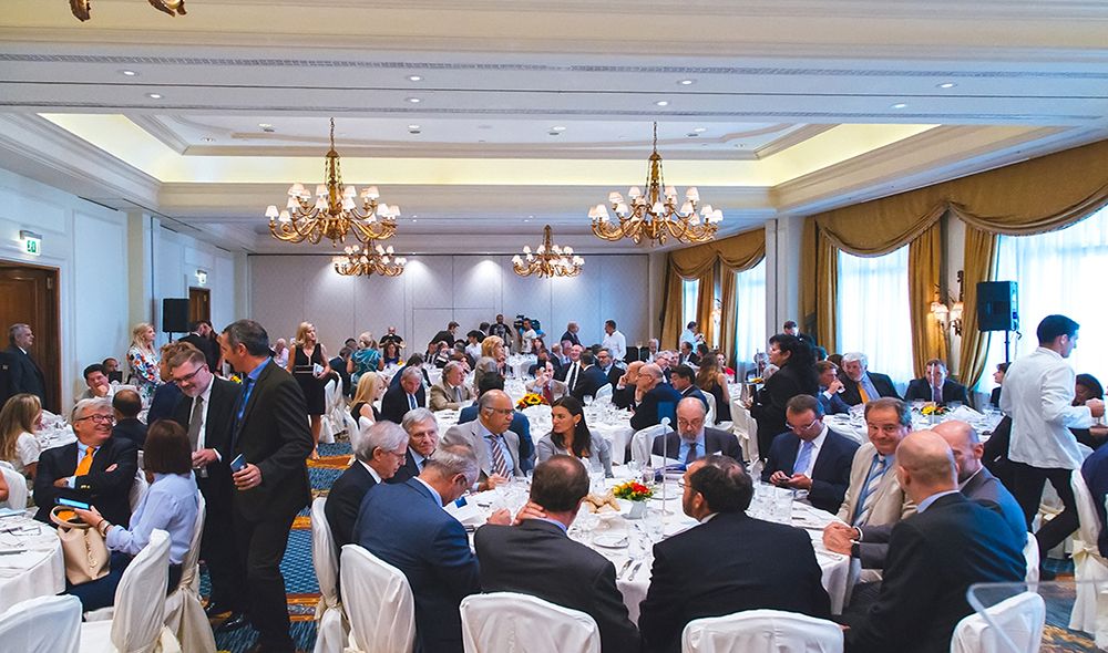 episimi trapezaria, epitimos kalesmenos michael dukakis, oikonomiko forum delphwn, epaggelmatiki photographisi aspect photo