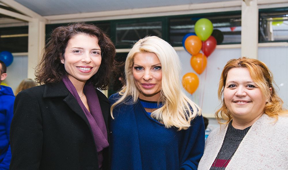 elenh menegakh me ekproswpous twn paidikwn hwriwn sos