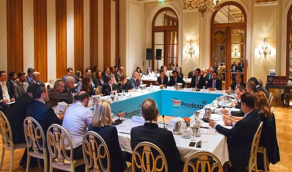 stroggylo trapezi prodexpo kleismenwn thyrwn sthn megali bretagnia