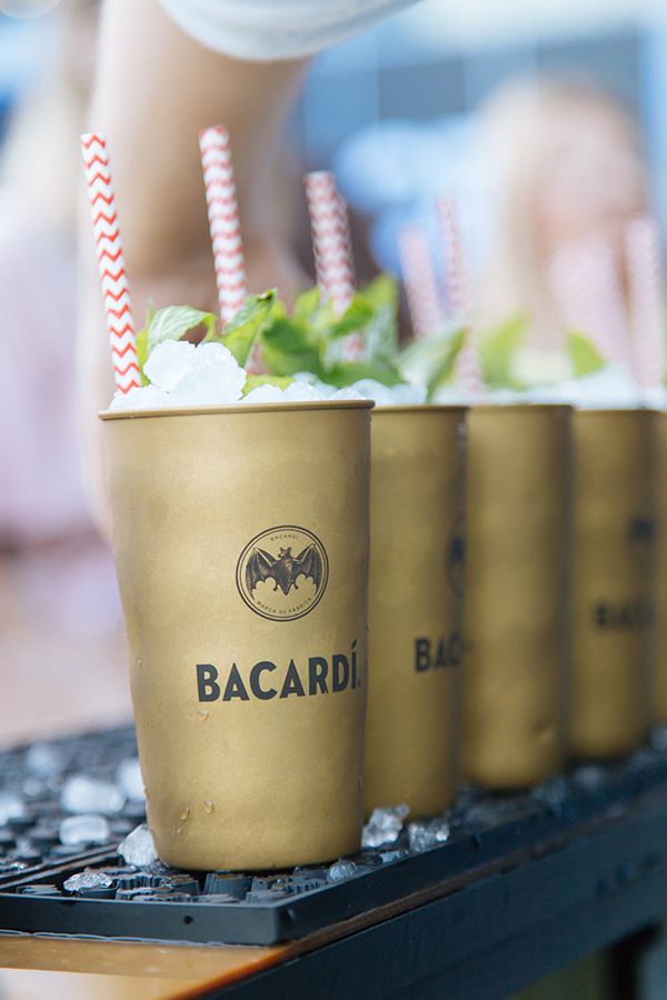 pothria me cocktail apo ton sponsora tou event bacardi