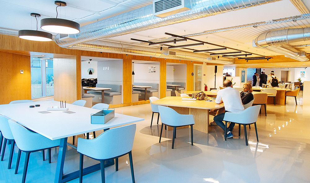 eswterikos xwros grafeia sto spaces