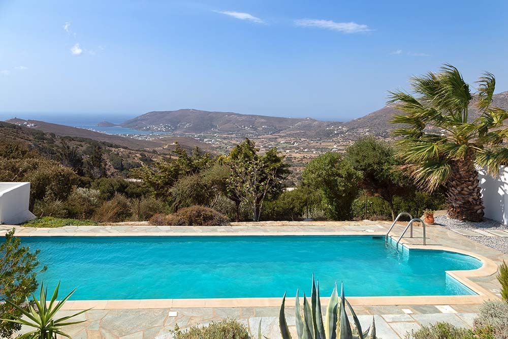 pisina idiwtikhs villas sthn andro