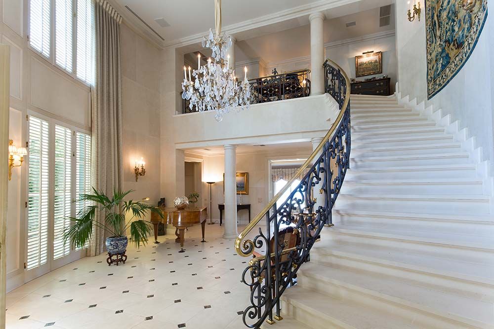 xwros eisodou kai eswterikh skala