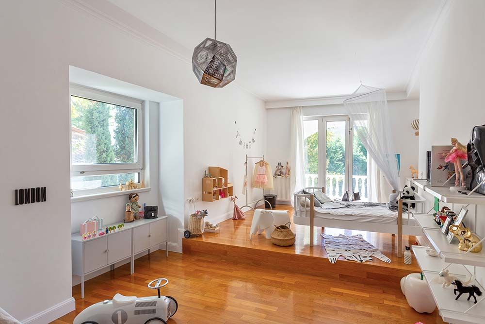 deutero paidiko dwmatio