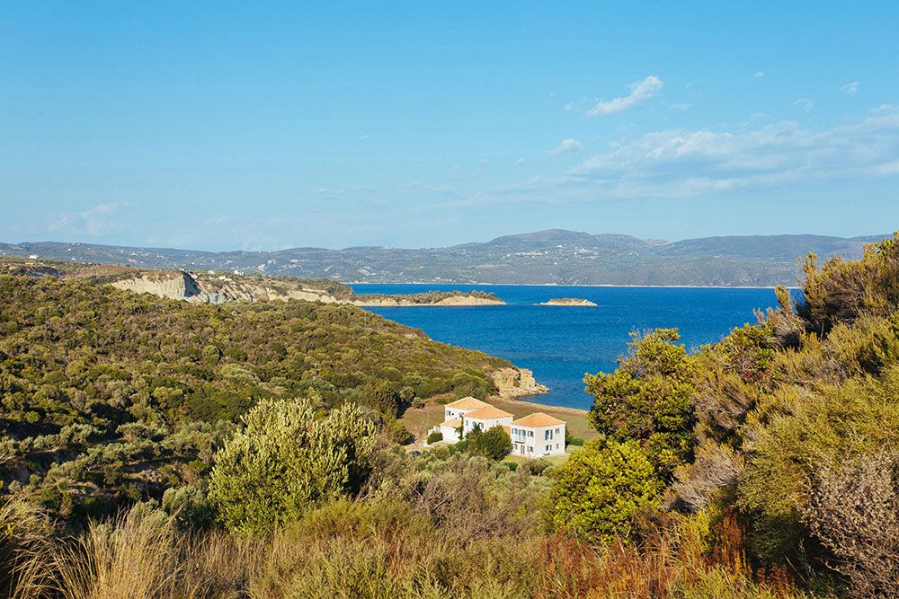 thea ths idiwtikhs villas apo thn eisodo tou oikopedou